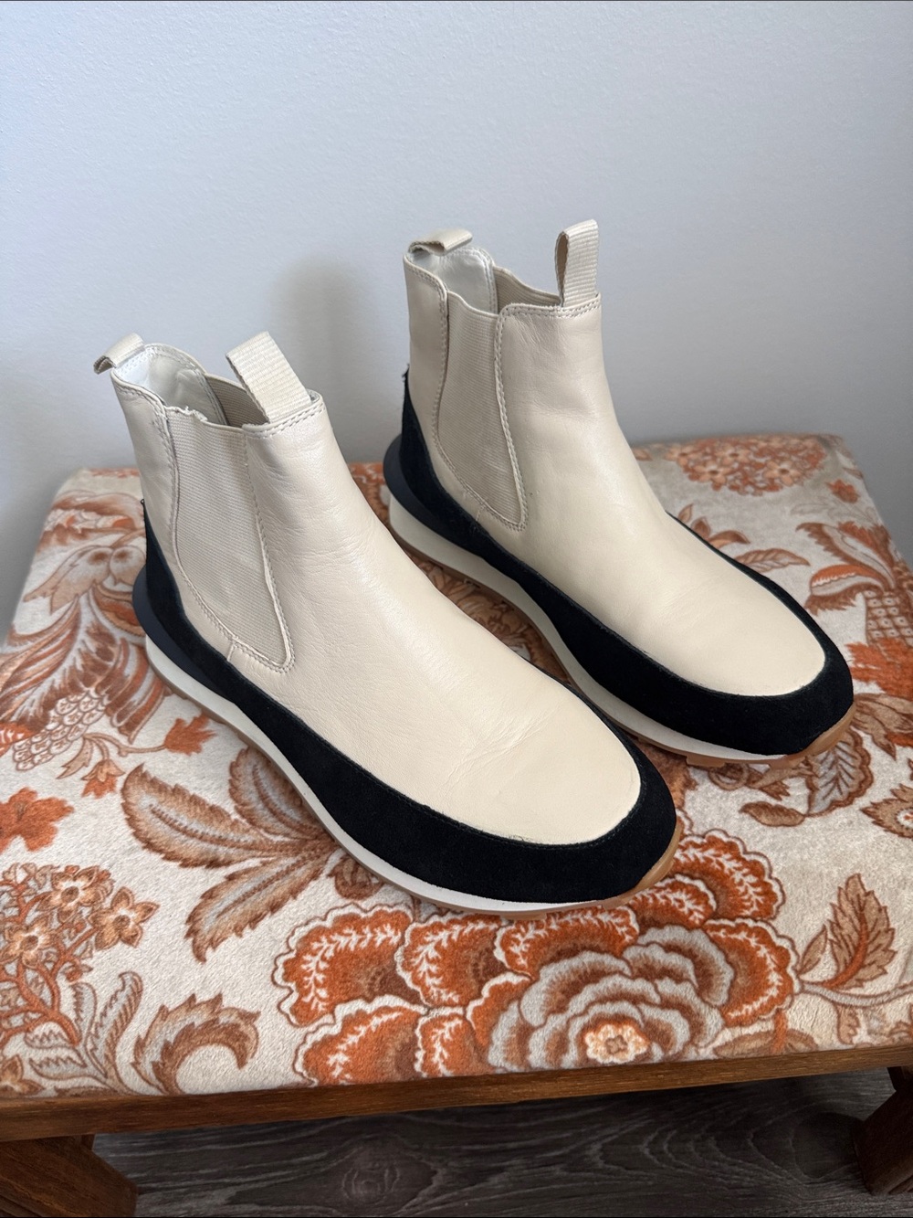 J/Slides Posh Leather Platform Chelsea Ankle Boots Cream Black Size 7